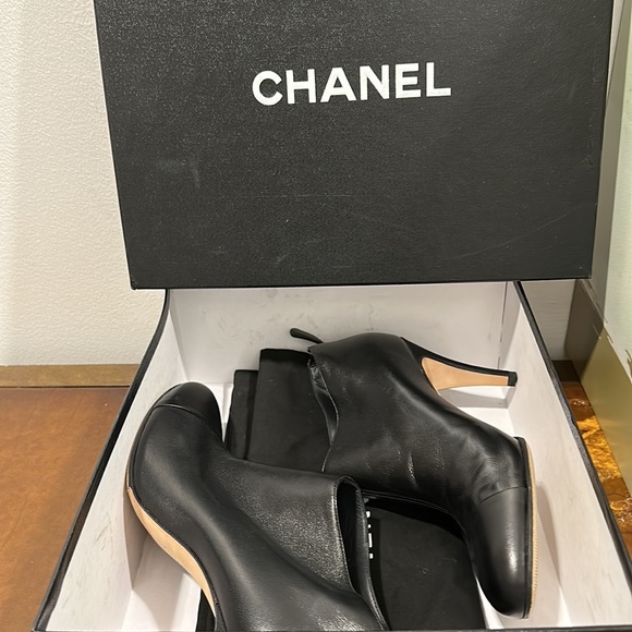 CHANEL Boot - Picture 7 of 7